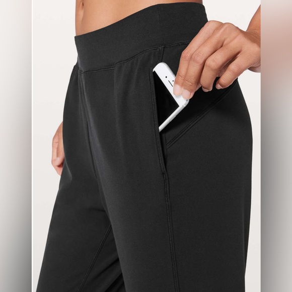 Lululemon Rejuvenate Crop *18” in Black. Size 6. - Picture 5 of 17